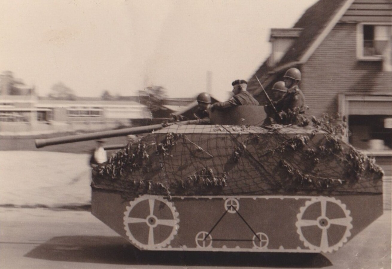 1960_Bevrijdingsoptocht-foto13 ??????????????????????????????????????????????????????????????????????????????????????????????????????????????????????????????????????????