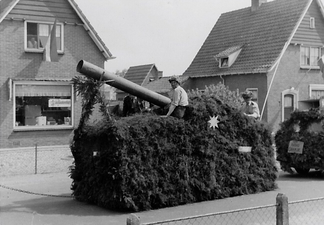 1960_Bevrijdingsoptocht-foto2 ????????????????????????????????