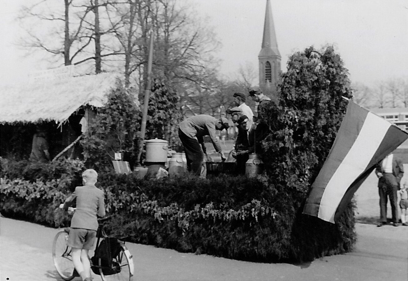 1960_Bevrijdingsoptocht-foto4 ???????????????????????????????????????????????????????????????????????????????????????
